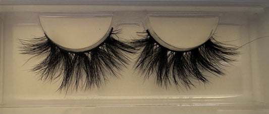 CHOSE BEAUTY LASHES IN THE STYLE “MAMA” ❤️