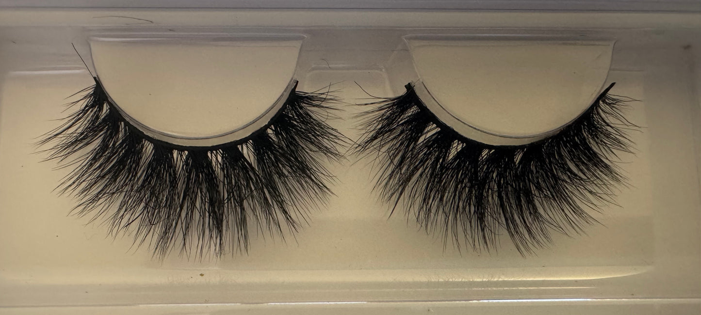 CHOSE BEAUTY LASHES IN THE STYLE “FIERCE” 🖤